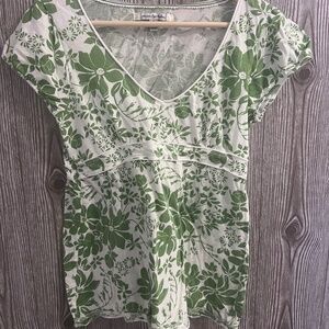 AE White and Green Floral V-Neck 2010's Vintage Babydoll Shirt Size Large